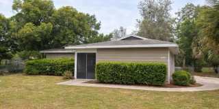 Spacious 2-Bedroom Home in Silver Springs Shores | 1,634 SF | Large Yard Gallery 1