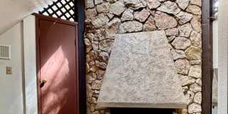 2 Bed / 2 Bath Lakeview Bellevue cottage $3,295/month Gallery 6