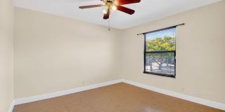 18 CROSSINGS Circle Gallery 20