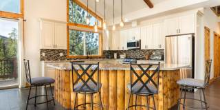 Stunning Fully Furnished 4-Bedroom Home with Amazing Views, EV Charger & Solar in Big Bear! Gallery 10