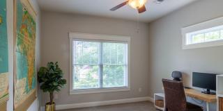 Great cottage house just off Ellington Pkwy-close to downtown! Gallery 14