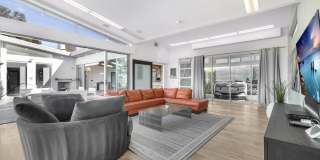 7275 Mulholland Dr Gallery 12