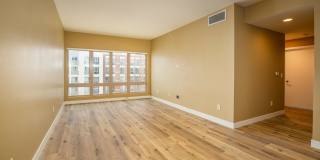 Stylish & Spacious Courtyard-Facing Condo in the Heart of Gaslamp Gallery 26