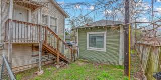 August Move In! 1 Bed, 1 Bath Garage Apartment near Downtown Bryan Gallery 1