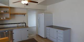 1029 E Irwin Place Gallery 8