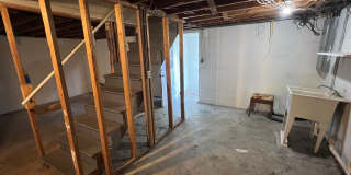 1302 Penley Street- House Gallery 12