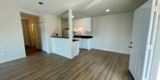 Remodeled and Spacious 2 BR/2 Bath minutes from LSU Gallery 1