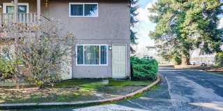 Spacious and immaculate townhomes! Gallery 18