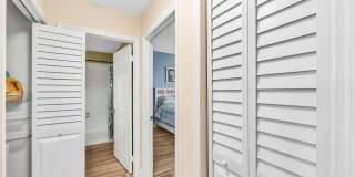 827 Oak Harbour Drive Gallery 41