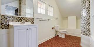 6/3 *West Campus* Walk to UT 6/3 *West Campus* Walk to UT Gallery 22