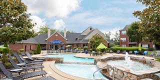Oxmoor Apartment Homes Gallery 13