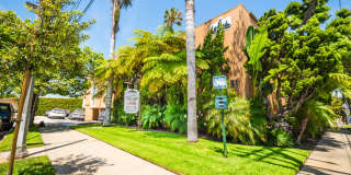 1951 Frank St. / 2519 Virginia Ave Gallery 52