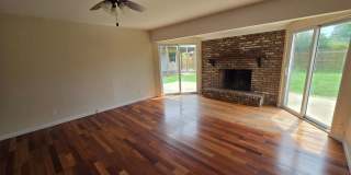 Spacious 3Bed/2Ba Home in Established, Conveniently Located Neighborhood! *1/2 OFF Security Deposit for Active-Duty Military!* Gallery 11