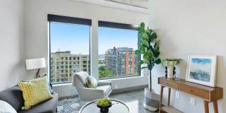 FURNISHED STUDIO IN THE HEART OF THE NORTH LOOP - UTILITIES INCLUDED! Gallery 3