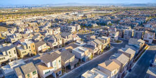Tri-Level Three Bedroom Home with Spectacular City & Mountain Views Gallery 45