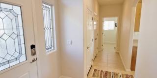 3 Bedroom, One Level Furnished Home in Emerald Ridge Gallery 7