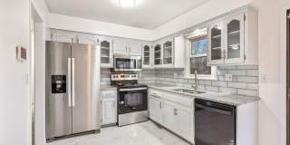 *MOVE IN SPECIAL* $250 Off First Full Month's Rent OR Free 55in TV! Beautiful 4 Bedroom and 2 Bathroom House in Independence Gallery 1