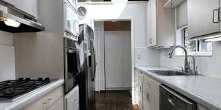 Three bedroom, two bathroom home with gorgeous views and sunroom for rent in the hills of Fairfax! Gallery 9