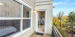 Amazing West Seattle 2 bedroom 2 bath W/S/G and 2 parking spots included! Gallery 17