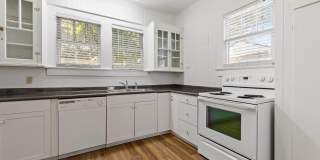 302 Versailles Boulevard Gallery 11