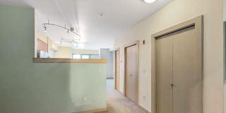 Spacious Condo in Prime Location of Capitol Hill Gallery 10