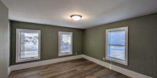 Newly Renovated 4 bedroom house Gallery 20