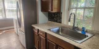 SPACIOUS 2-BED 2-BATH WALKING DISTANCE TO COLUMBIA COLLEGE Gallery 1