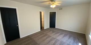 4 Bedroom newly remodeled Duplex Gallery 23