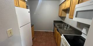 Charming 2bd  1.5ba home in South KC Gallery 8