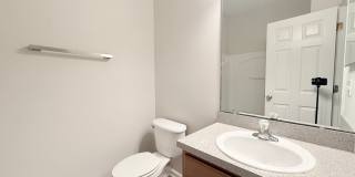 Spacious Townhome! Gallery 28