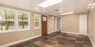 350 East Kelso Street Gallery 12