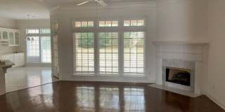 Large Brick Home 5/3 Three Car Garage Gallery 1