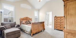 Beautiful one story stone home in Estates at Settlers Park Gallery 17