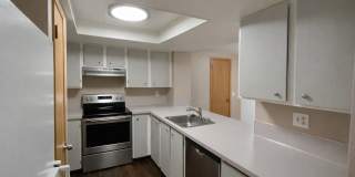 2 Week Special - 3BR Home w/ Garage, Yard & Fireplace Gallery 3