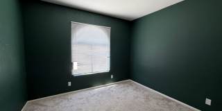 Nice 3/3 tri-level on lake! Gallery 15