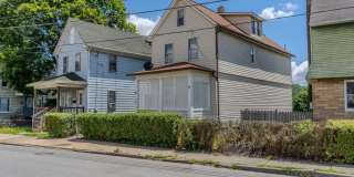 222 Strayer Street Gallery 1
