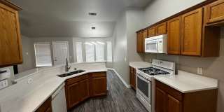 Del Valle -   SFH    ( 2 wks free rent w/ lease thru 5/31/27  w/ qualified app ) Gallery 10