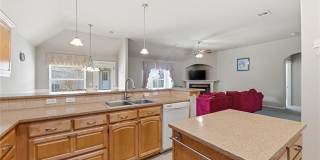 701 E Boston Street Gallery 9