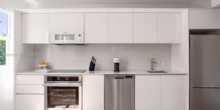 136 NE 46th St Gallery 8