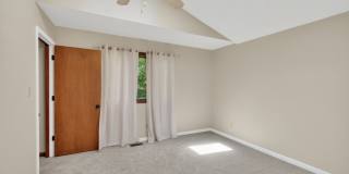 4631 Graceland Avenue Gallery 26