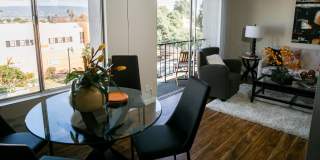 Three Crown Gallery 13