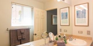 Gorgeous Upstairs unit with downtown view private deck Gallery 31