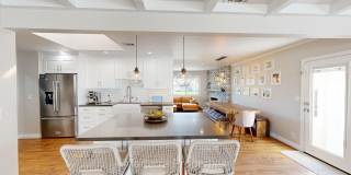 Beautiful Home with Pool! Gallery 23