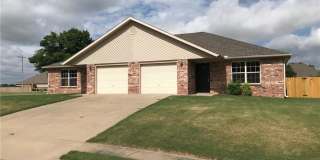 301 NW Abbey Pl - 2 301 NW Abbey Pl - 2 Gallery 1