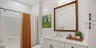 Weston Lakeside Apartments Gallery 9