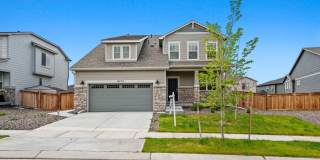 Beautiful Birght & Open 4 Bedroom Home | Bonus Room + Private Deck Gallery 1