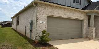 Beautiful 3 Bedroom Home in Grand Hollow with Resort-Style Amenities! Gallery 3