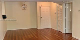 529 E Sheridan St Gallery 3