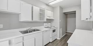 Creekside Meadows Apartment Gallery 10