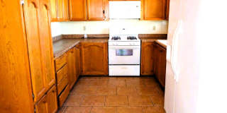 Nice Single Level Northeast Duplex With Refrigerated Air Located In Quiet Neighborhood Gallery 13